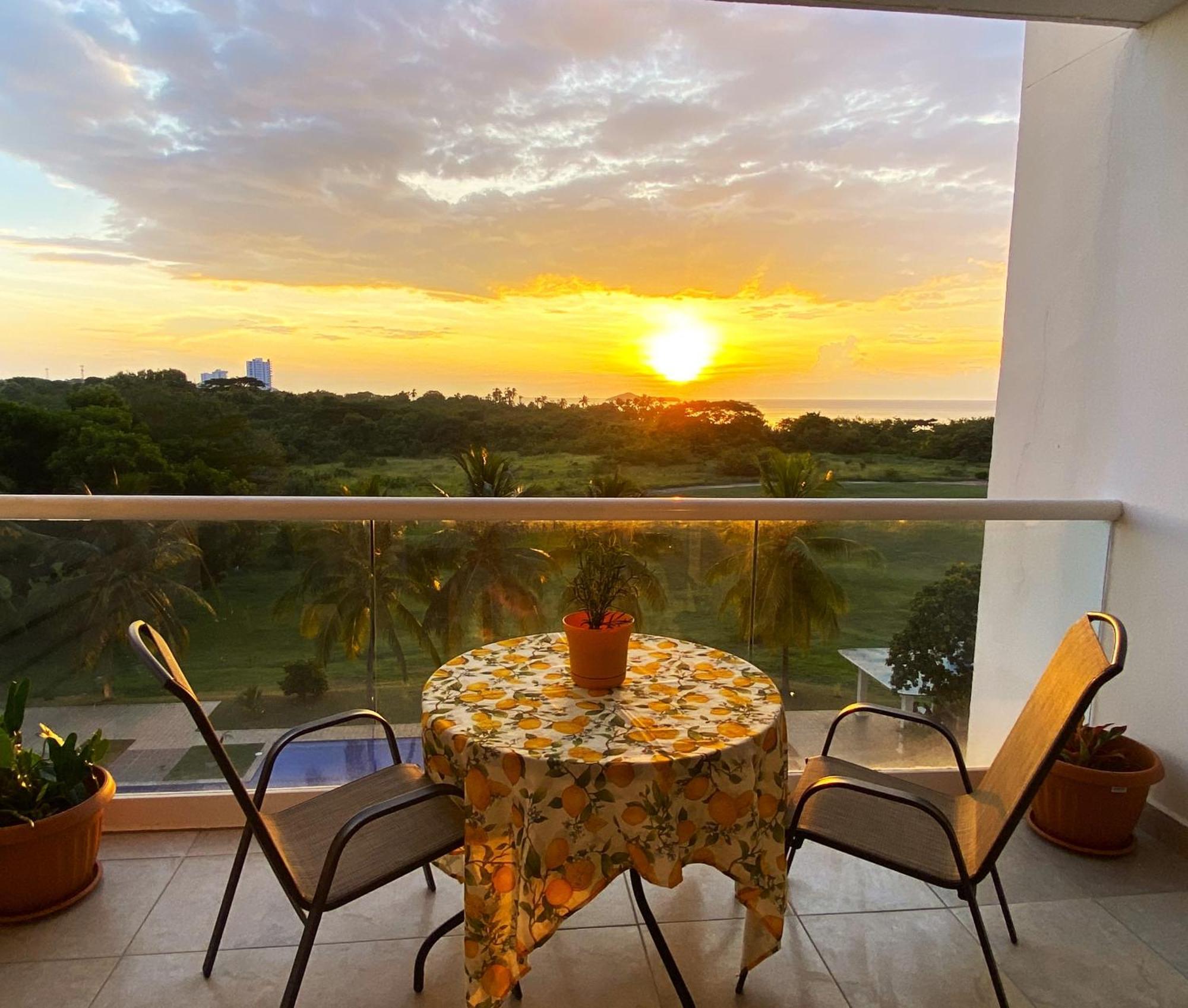 Playablanca Ocean Blue "Vista Al Mar" Apartment ปลายาบลังกา ภายนอก รูปภาพ