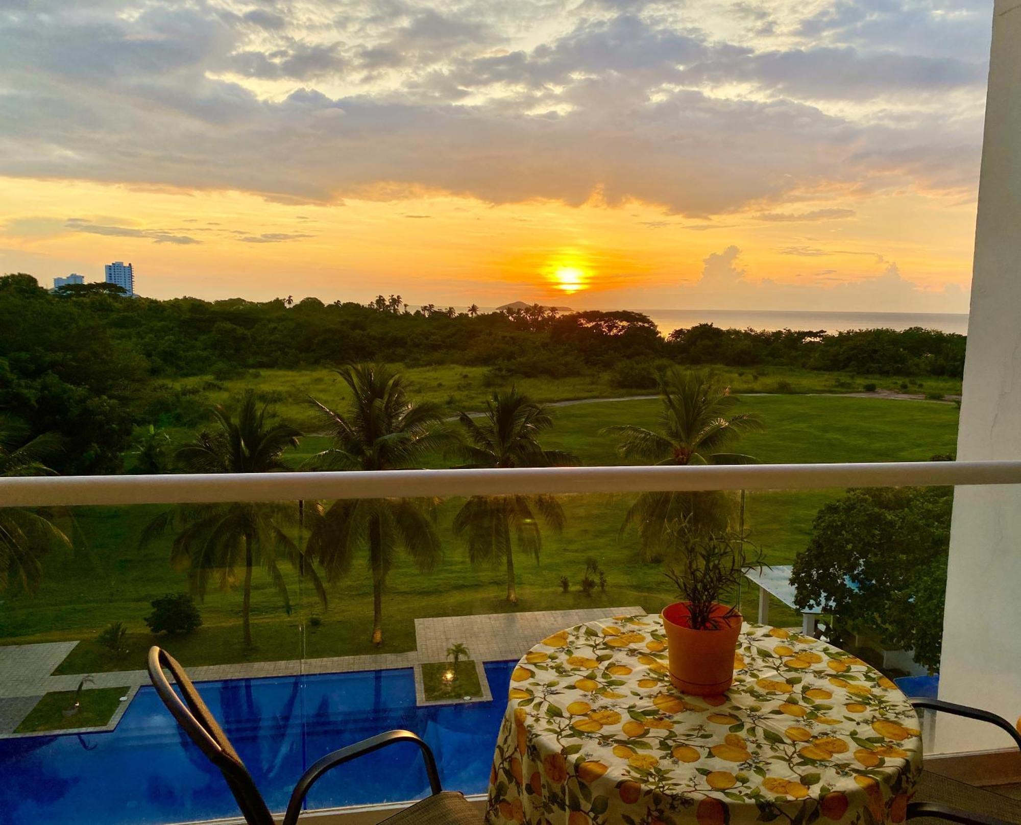 Playablanca Ocean Blue "Vista Al Mar" Apartment ปลายาบลังกา ภายนอก รูปภาพ